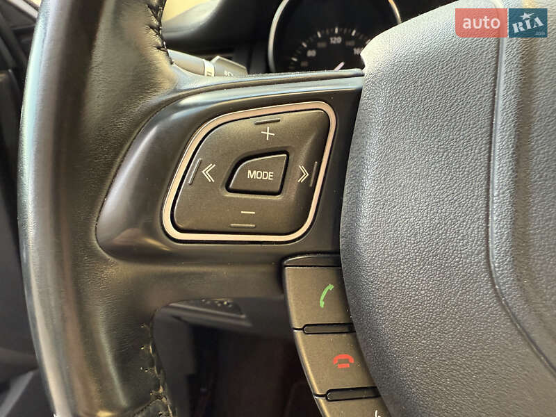 Внедорожник / Кроссовер Land Rover Range Rover Evoque 2015 в Киеве фото 25 Внедорожник / Кроссовер Land Rover Range Rover Evoque 2015 в Киеве