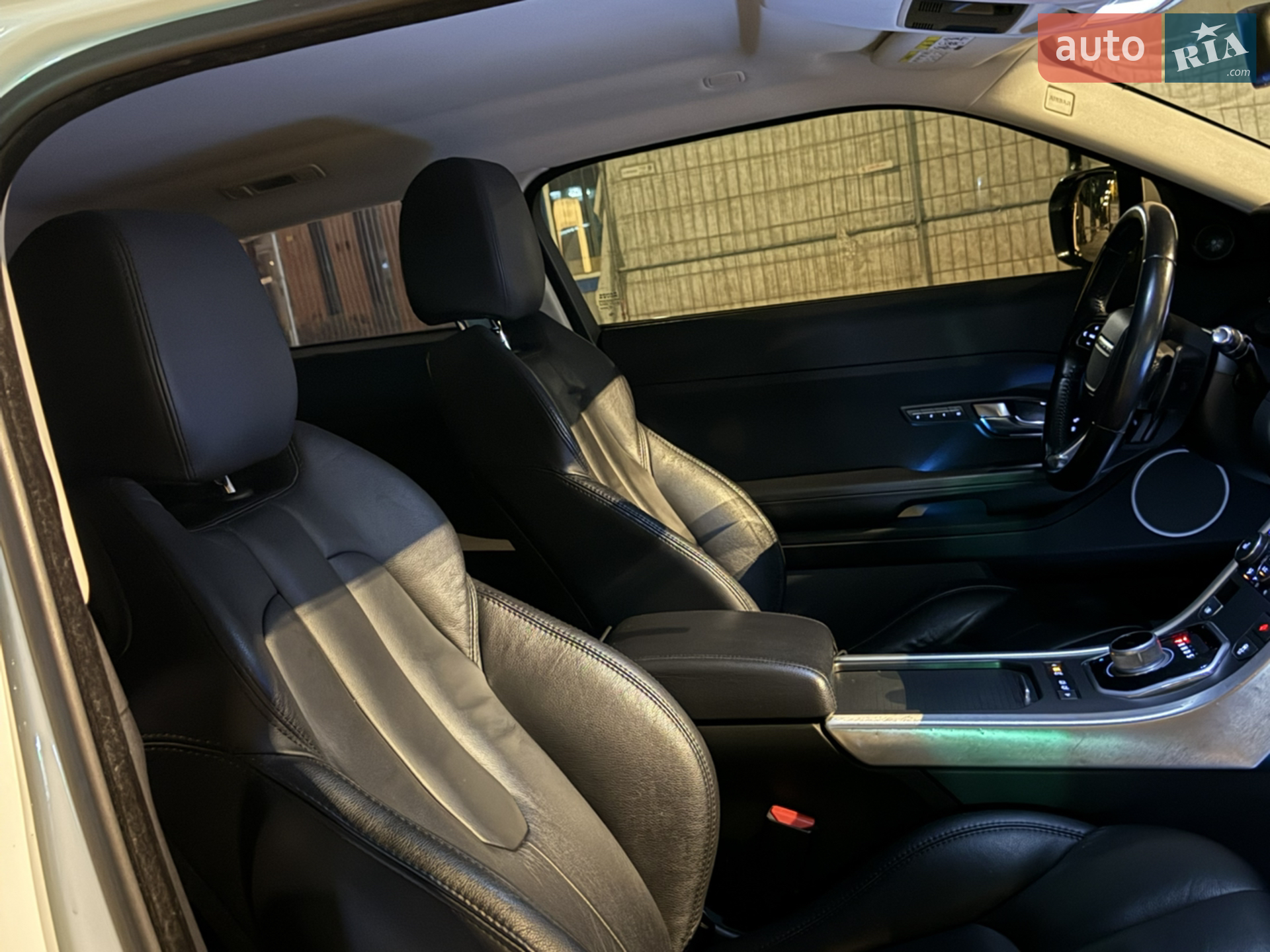 2011 Land Rover Range Rover Evoque - мініатюра 23