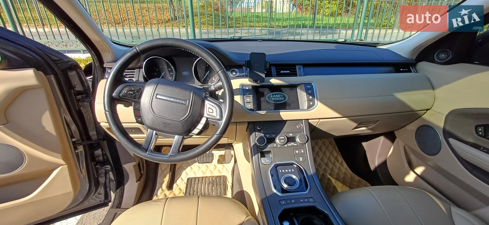 2017 Land Rover Range Rover Evoque - мініатюра 19