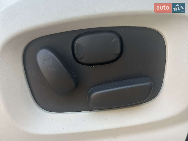 Внедорожник / Кроссовер Land Rover Range Rover Evoque 2015 в Стрые фото 21 Внедорожник / Кроссовер Land Rover Range Rover Evoque 2015 в Стрые