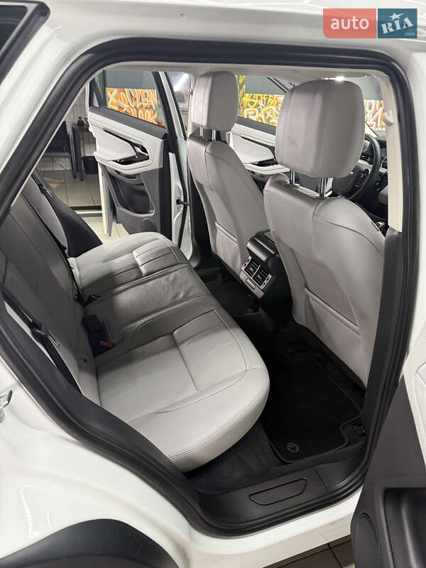 Внедорожник / Кроссовер Land Rover Range Rover Evoque 2020 в Каменском