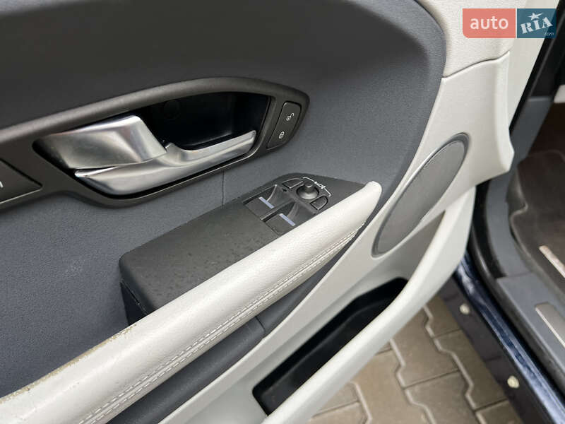 Внедорожник / Кроссовер Land Rover Range Rover Evoque 2011 в Житомире