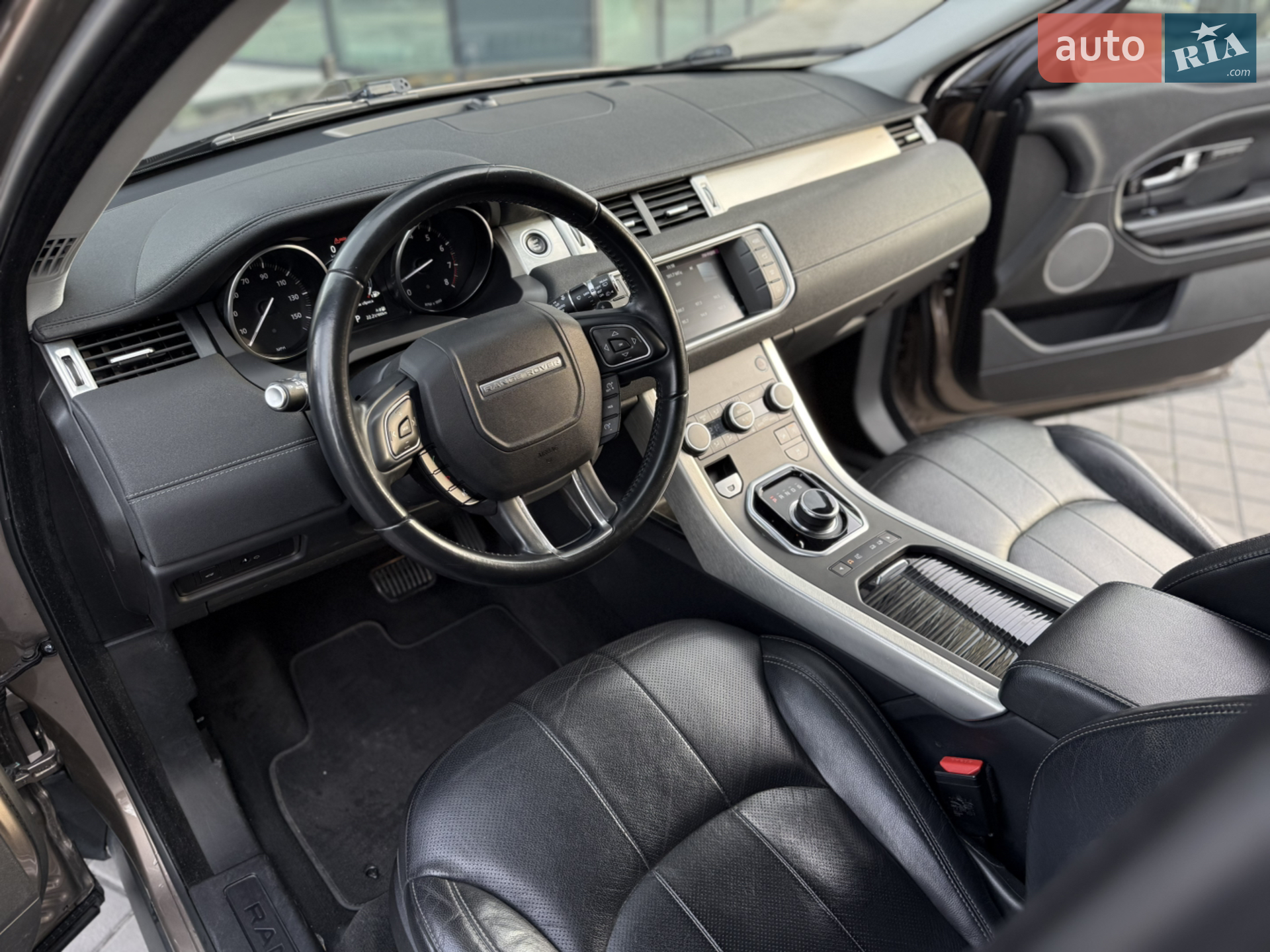 2017 Land Rover Range Rover Evoque - мініатюра 32