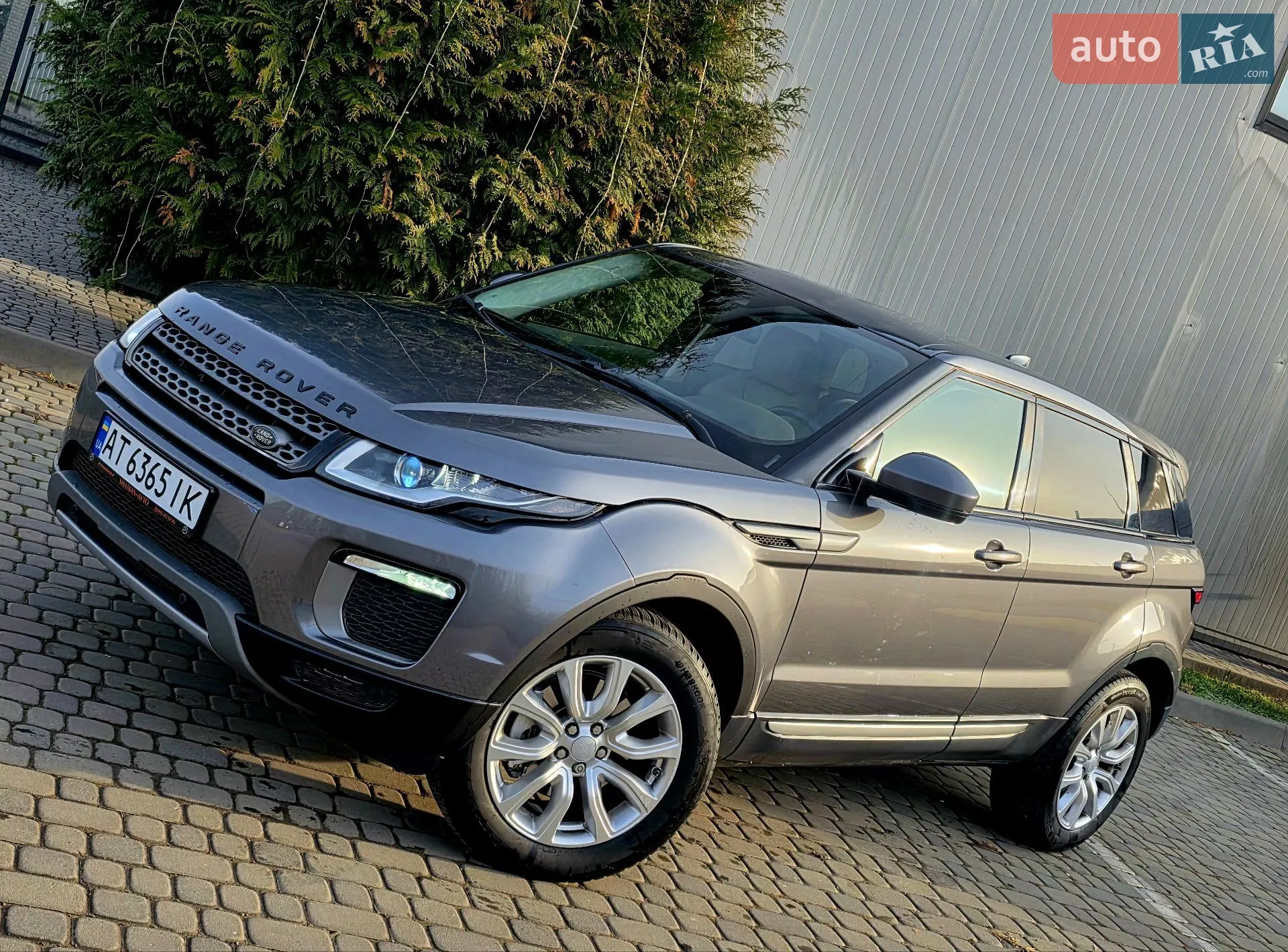 2017 Land Rover Range Rover Evoque - мініатюра 25