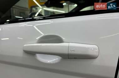 Внедорожник / Кроссовер Land Rover Range Rover Evoque 2016 в Киеве