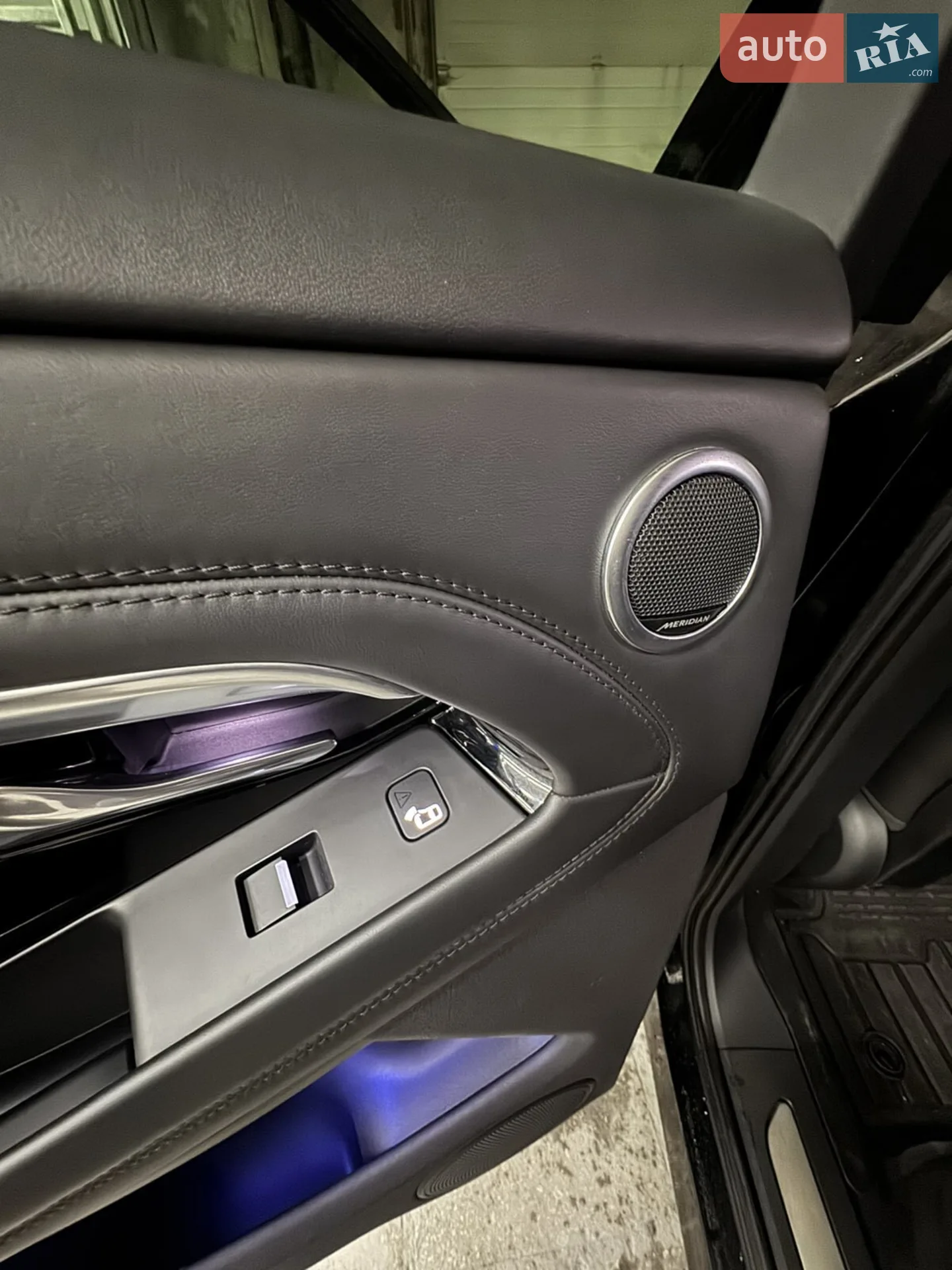 2019 Land Rover Range Rover Evoque - мініатюра 35