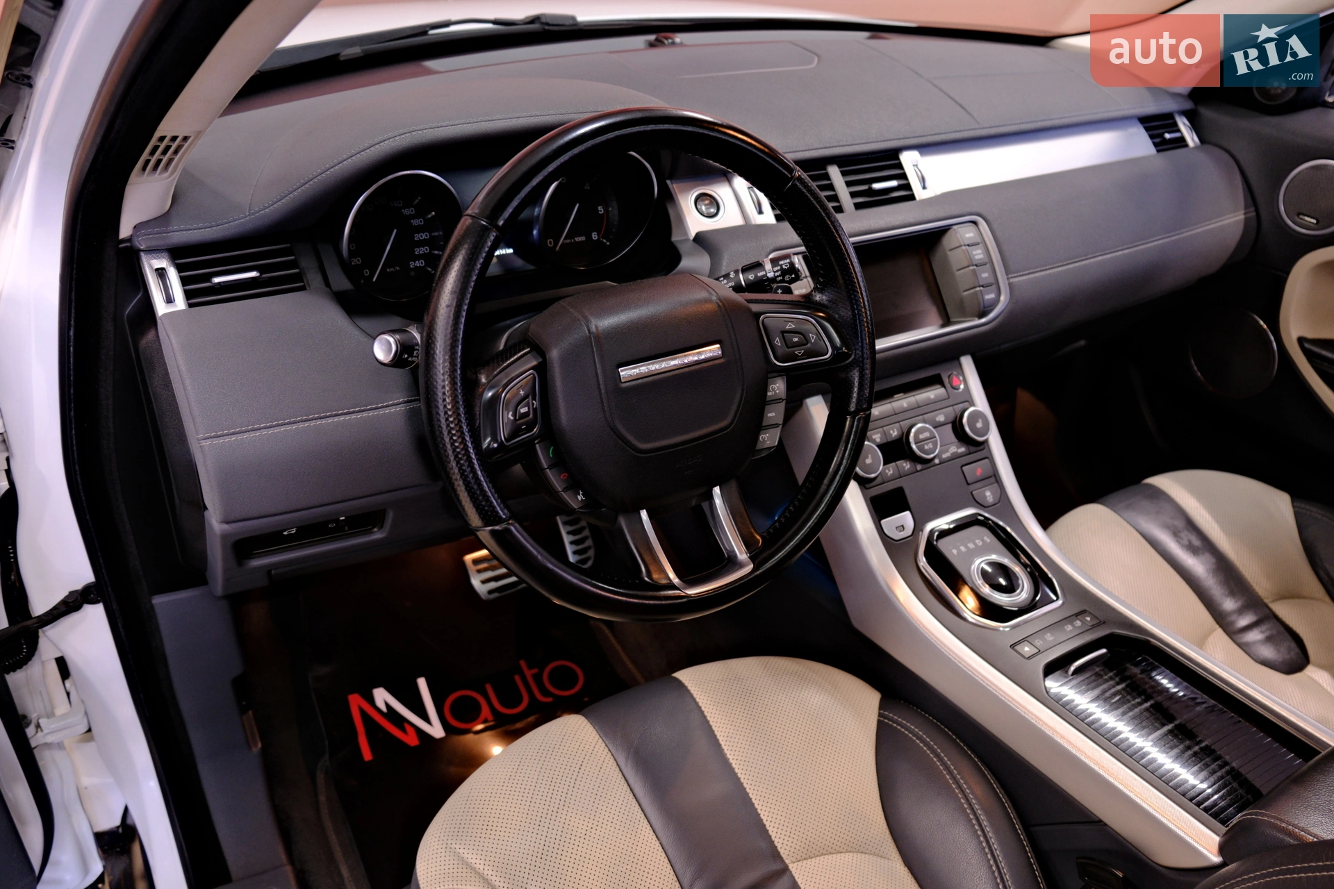 2011 Land Rover Range Rover Evoque - мініатюра 32