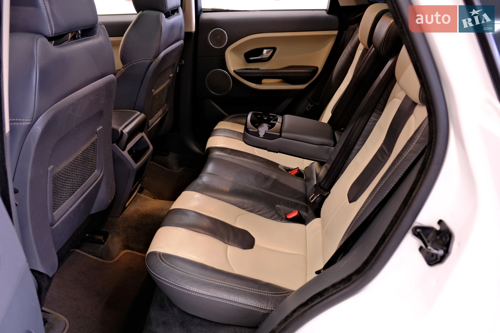 2011 Land Rover Range Rover Evoque - мініатюра 35