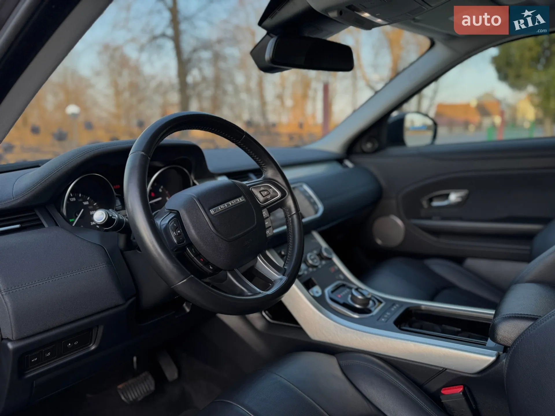 2019 Land Rover Range Rover Evoque - мініатюра 40