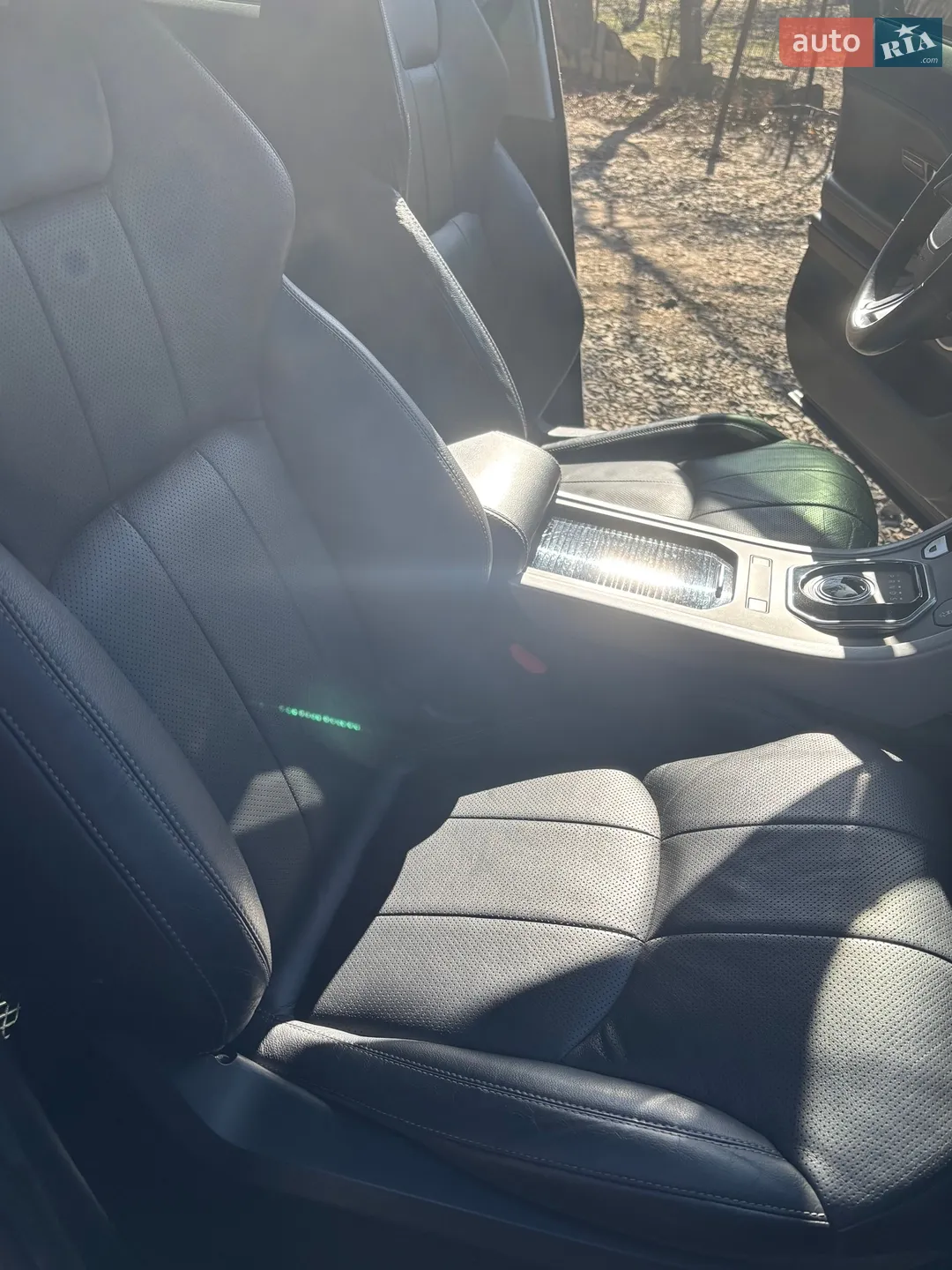 2015 Land Rover Range Rover Evoque - мініатюра 31