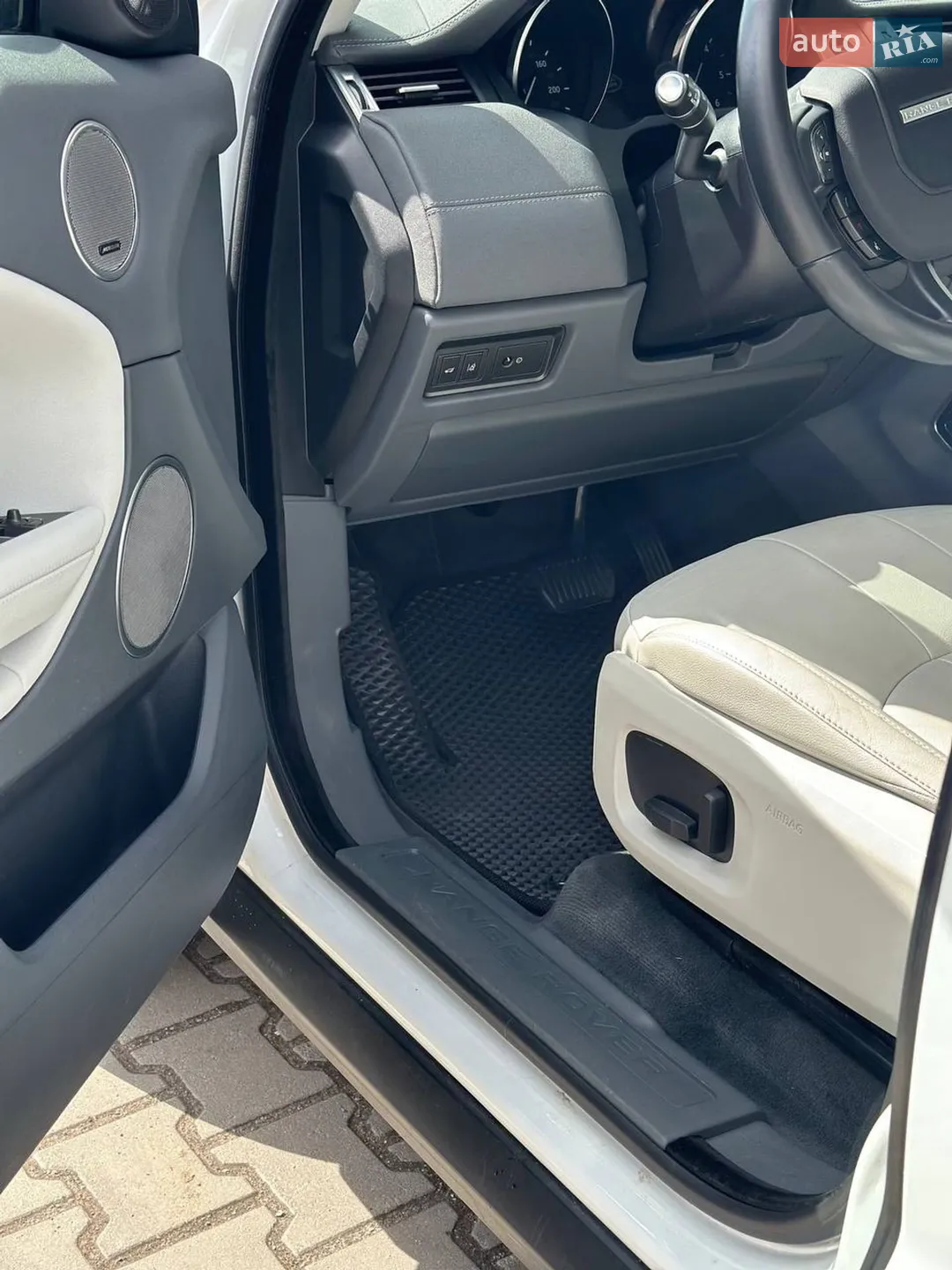 2015 Land Rover Range Rover Evoque - мініатюра 21
