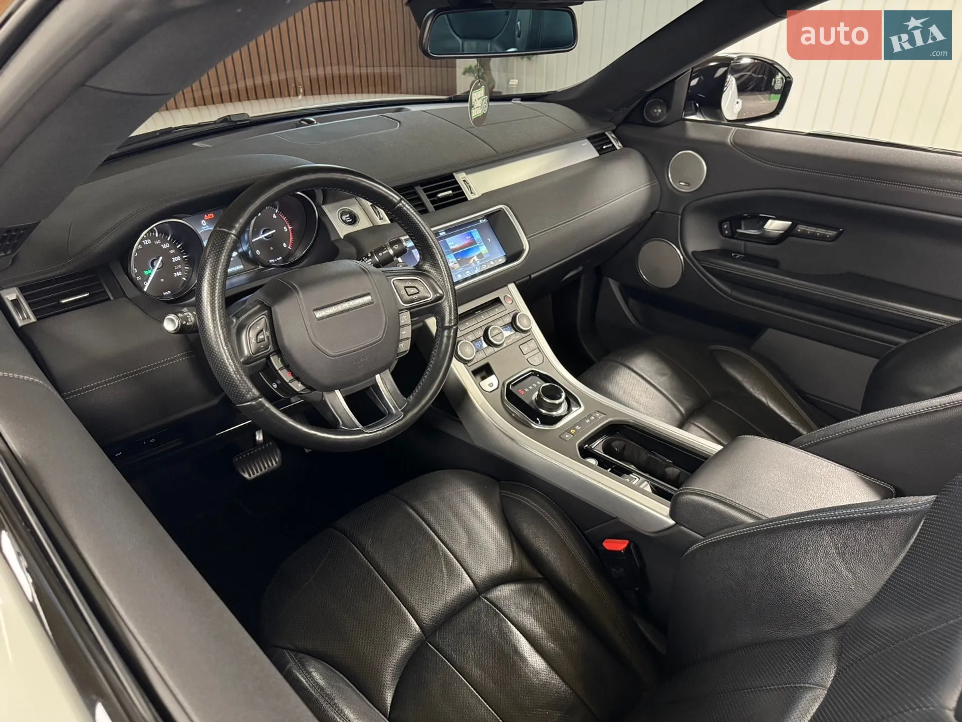 2017 Land Rover Range Rover Evoque - мініатюра 21