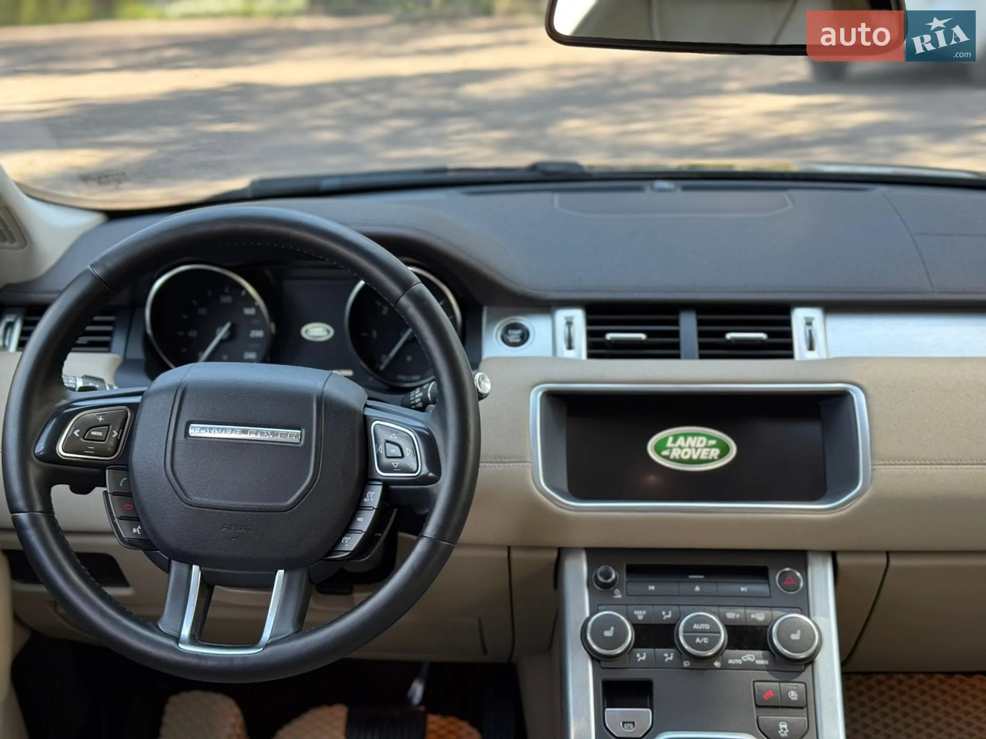 2017 Land Rover Range Rover Evoque - мініатюра 27