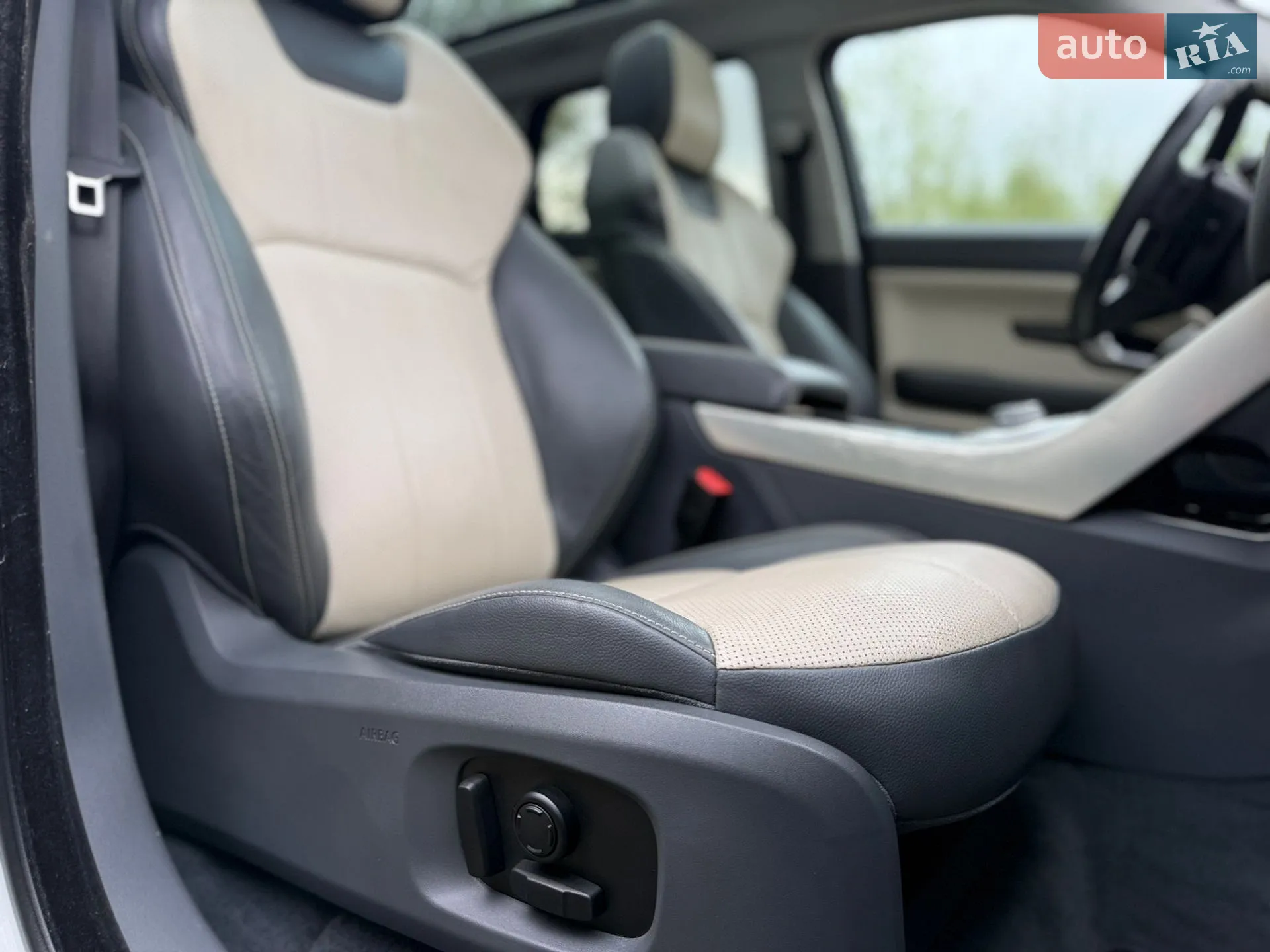 2015 Land Rover Range Rover Evoque - мініатюра 12