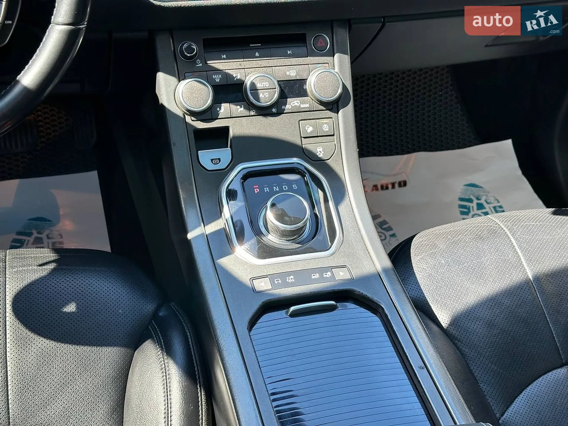 2019 Land Rover Range Rover Evoque - мініатюра 29