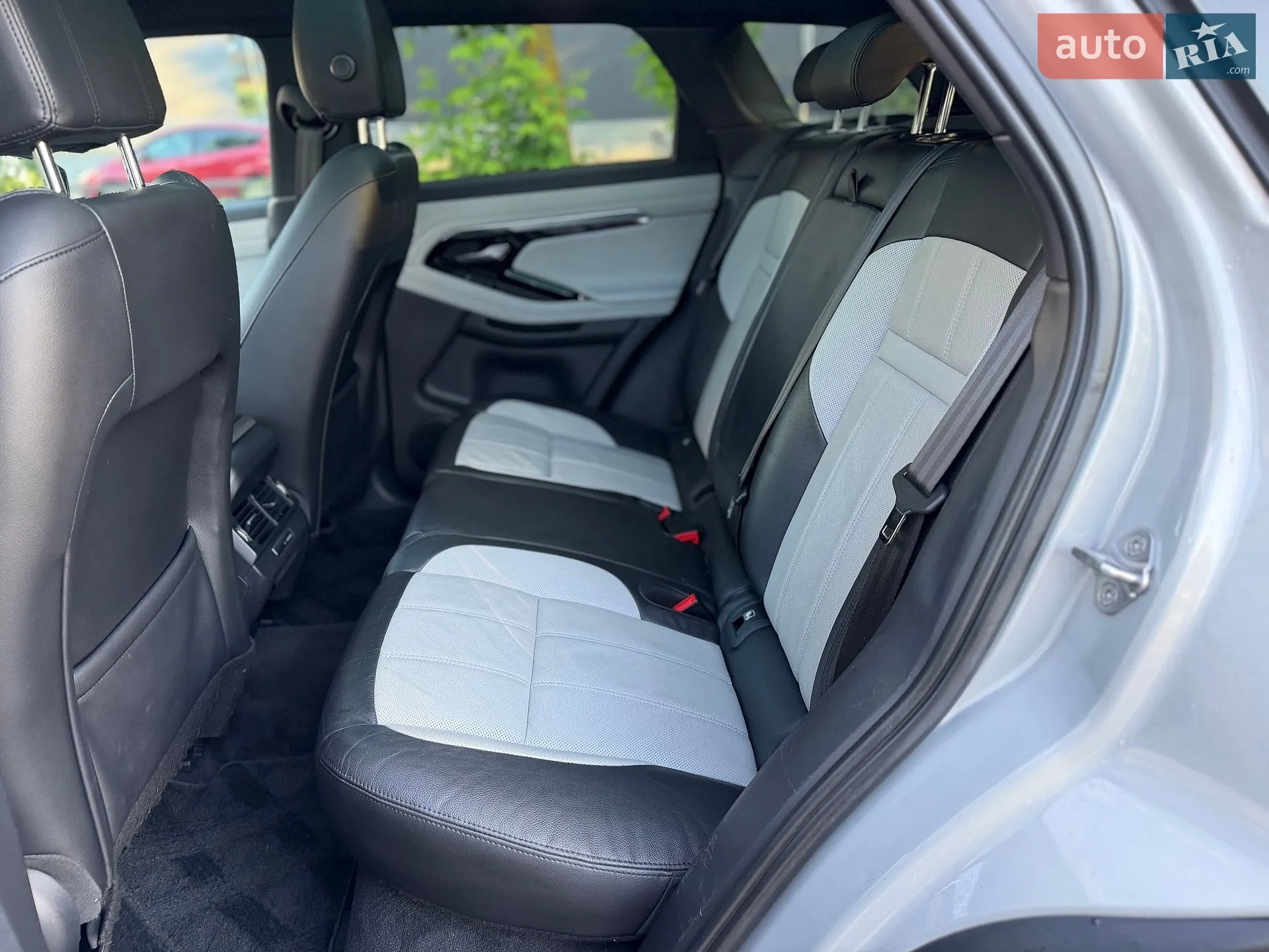 2019 Land Rover Range Rover Evoque - мініатюра 38