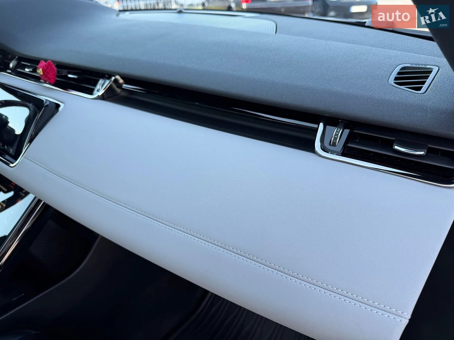 2020 Land Rover Range Rover Evoque - мініатюра 23