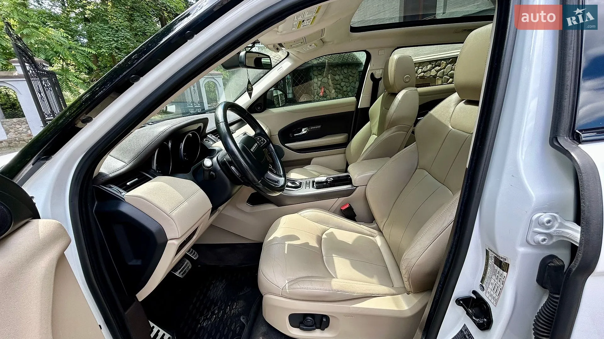 2017 Land Rover Range Rover Evoque - мініатюра 37