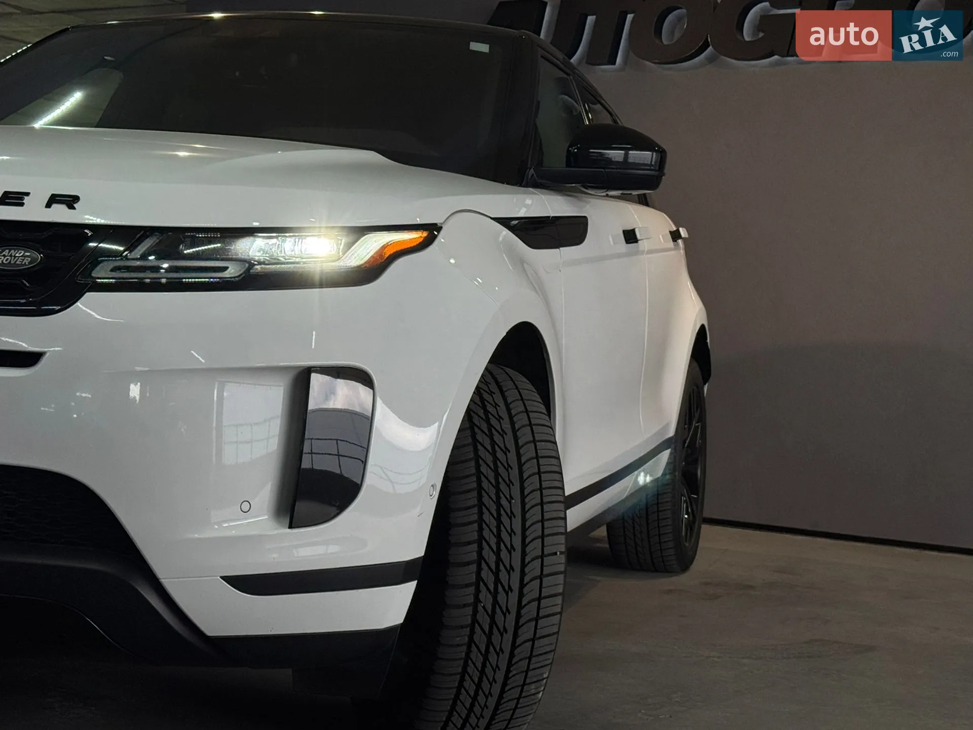 2020 Land Rover Range Rover Evoque - мініатюра 2