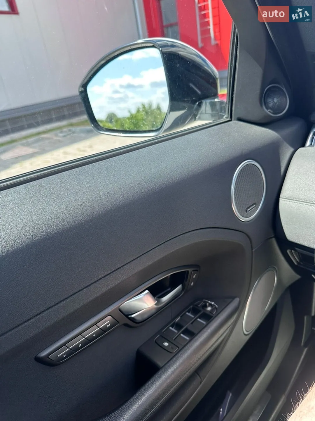 2015 Land Rover Range Rover Evoque - мініатюра 24