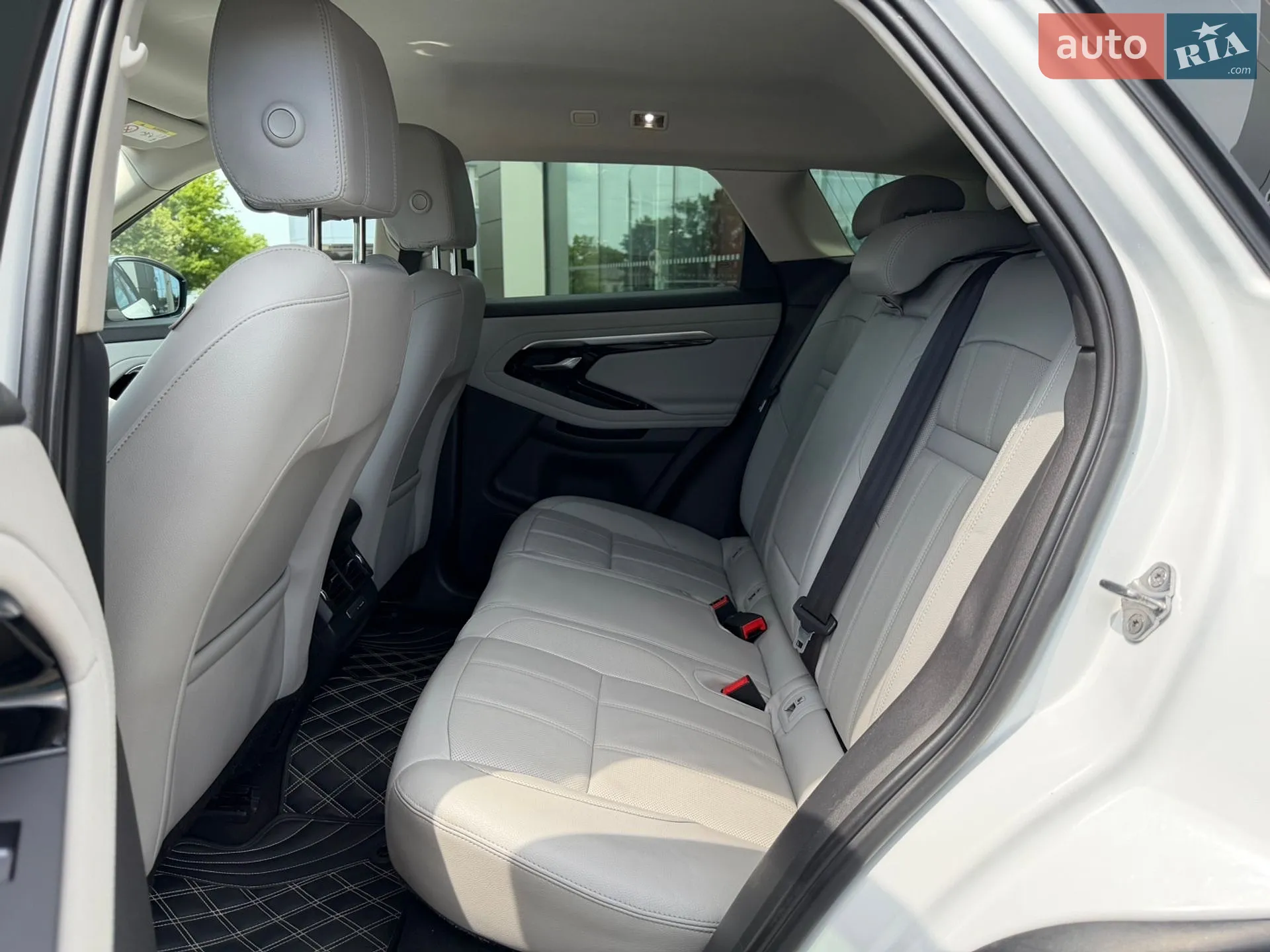 2019 Land Rover Range Rover Evoque - мініатюра 26