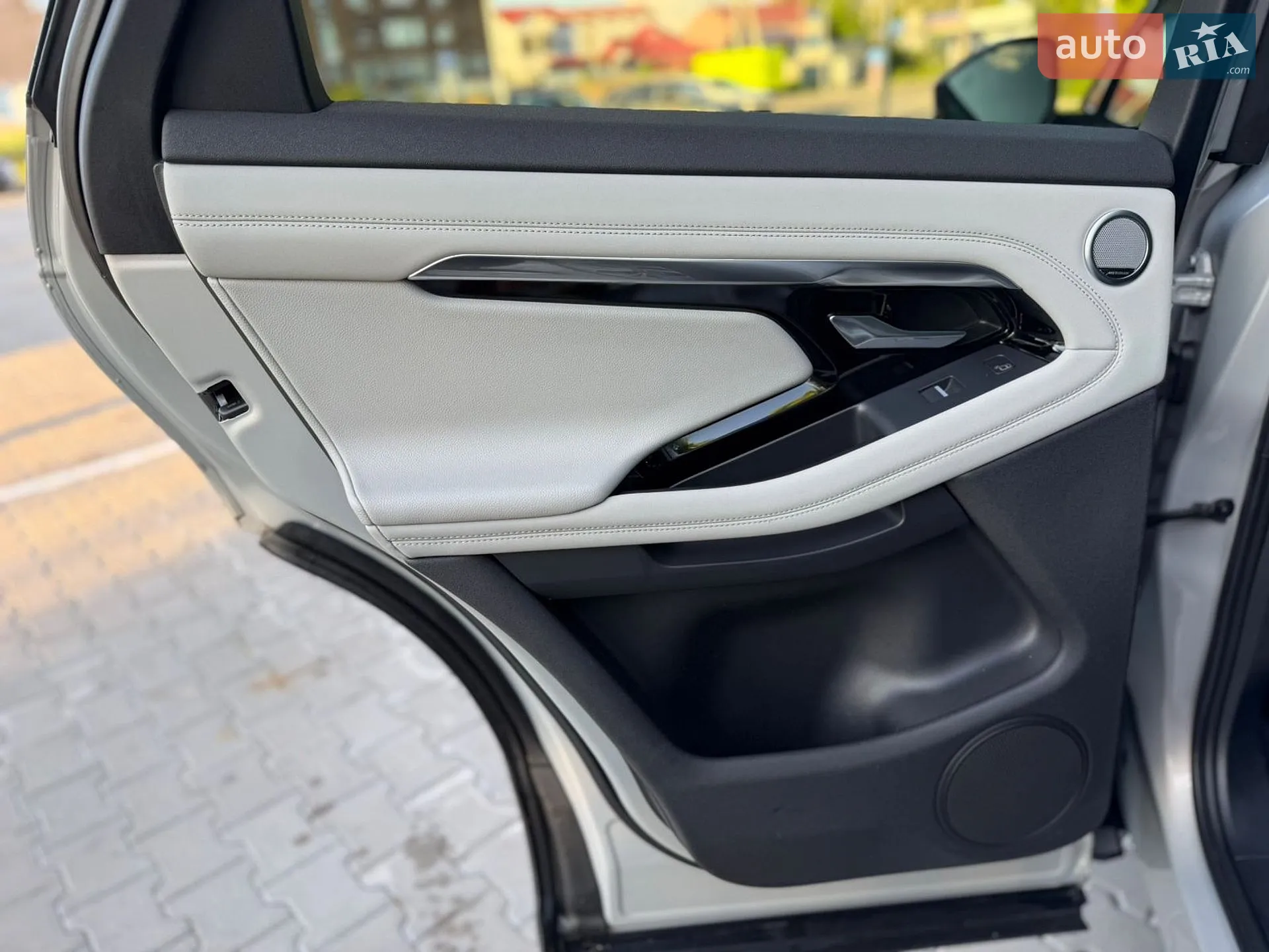 2019 Land Rover Range Rover Evoque - мініатюра 37