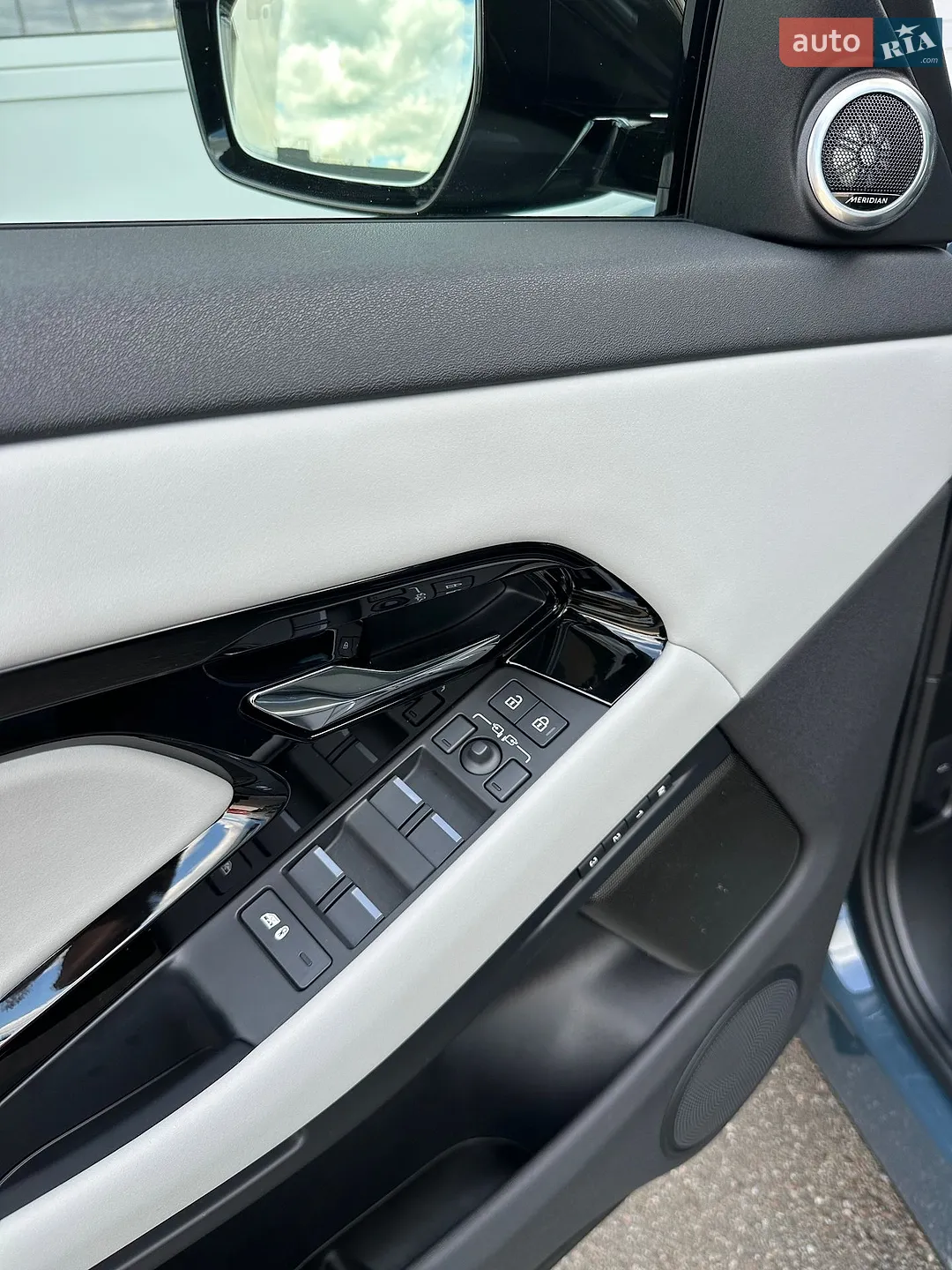 2025 Land Rover Range Rover Evoque - мініатюра 13