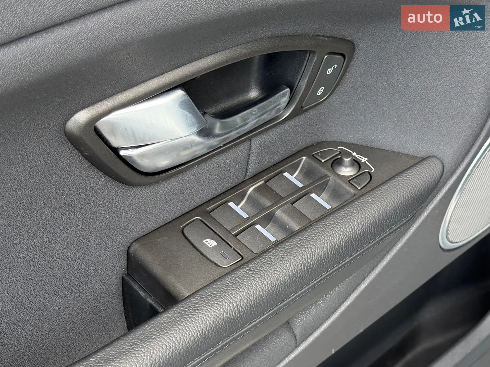 2015 Land Rover Range Rover Evoque - мініатюра 42