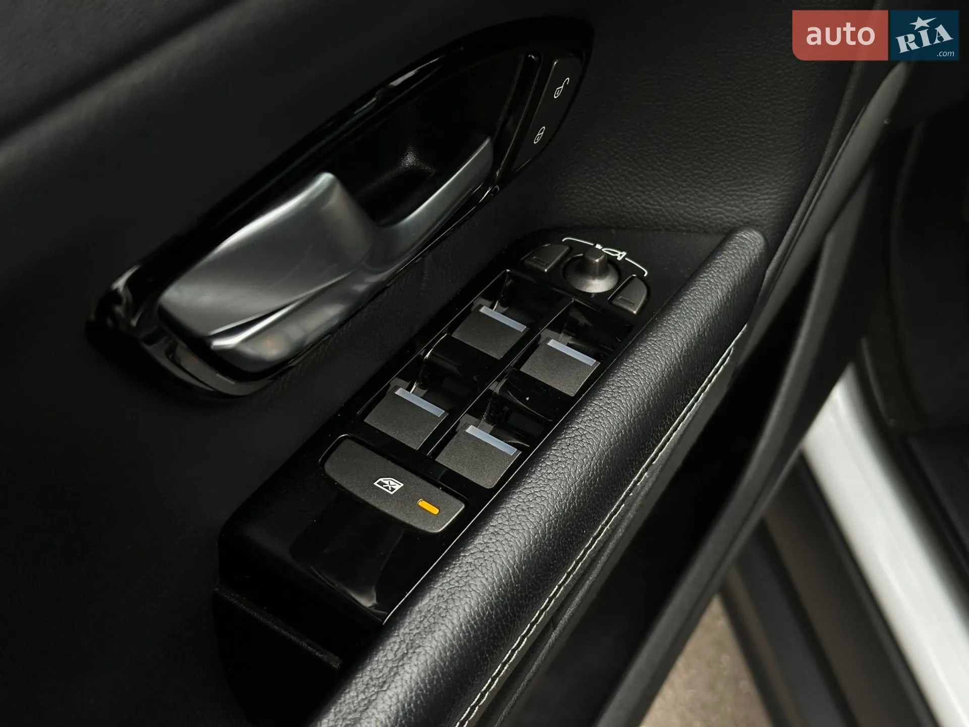 2015 Land Rover Range Rover Evoque - мініатюра 11