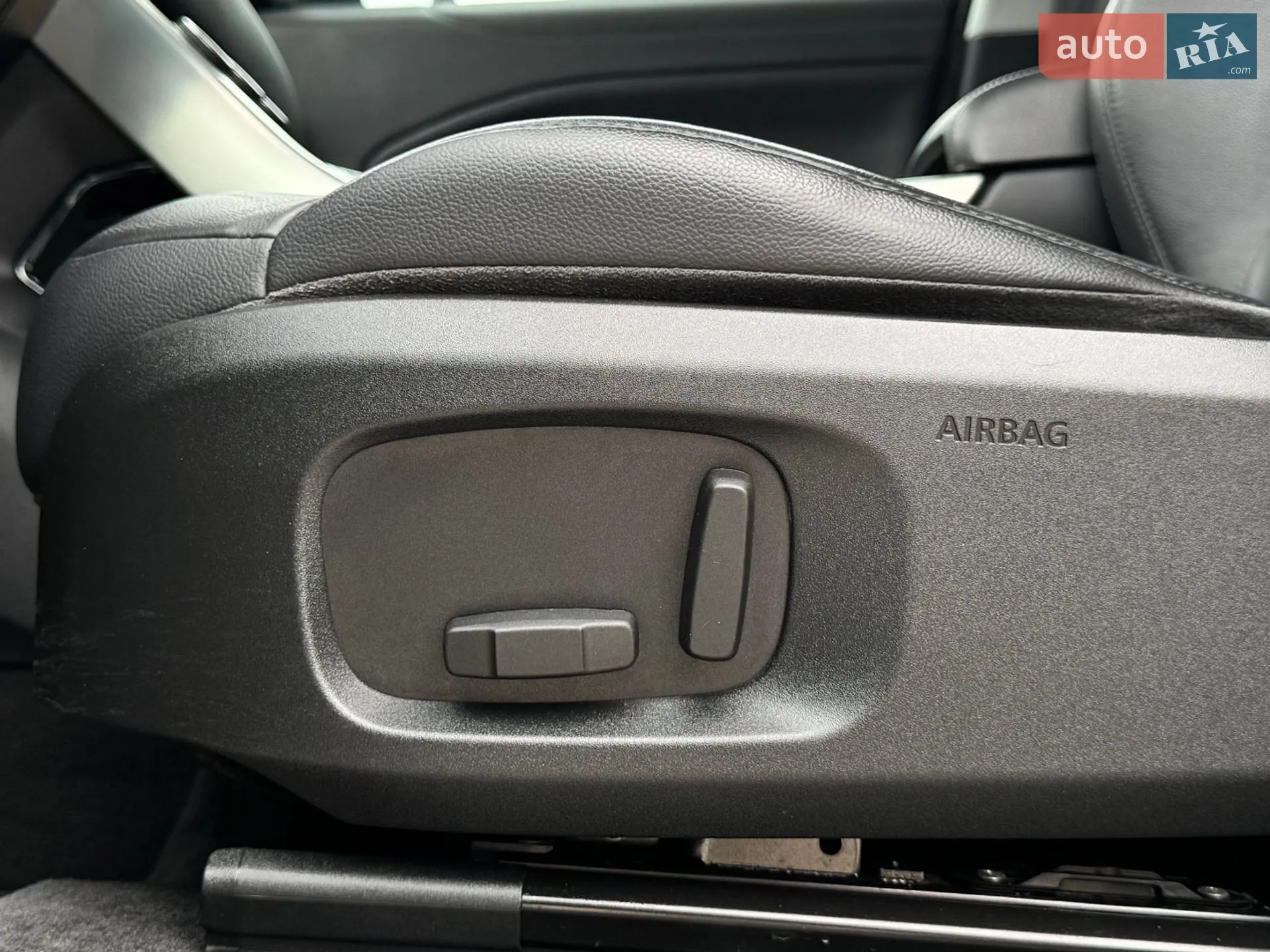 2019 Land Rover Range Rover Evoque - мініатюра 44