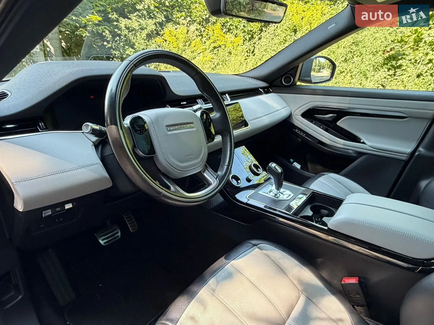 2019 Land Rover Range Rover Evoque - мініатюра 25