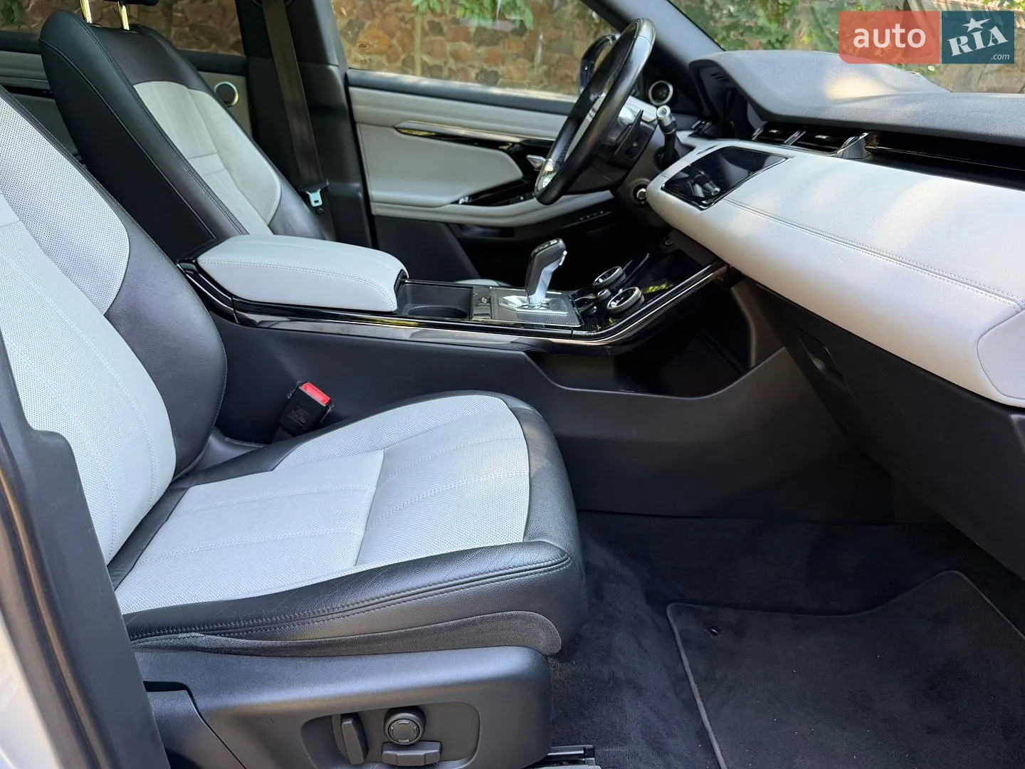 2019 Land Rover Range Rover Evoque - мініатюра 27