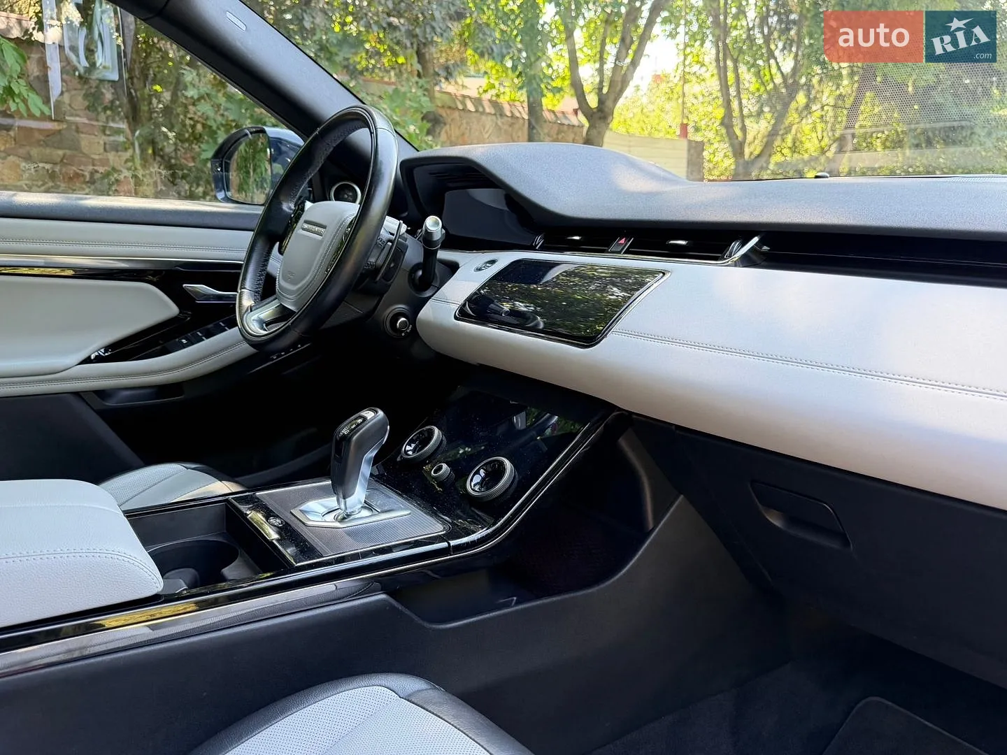 2019 Land Rover Range Rover Evoque - мініатюра 28