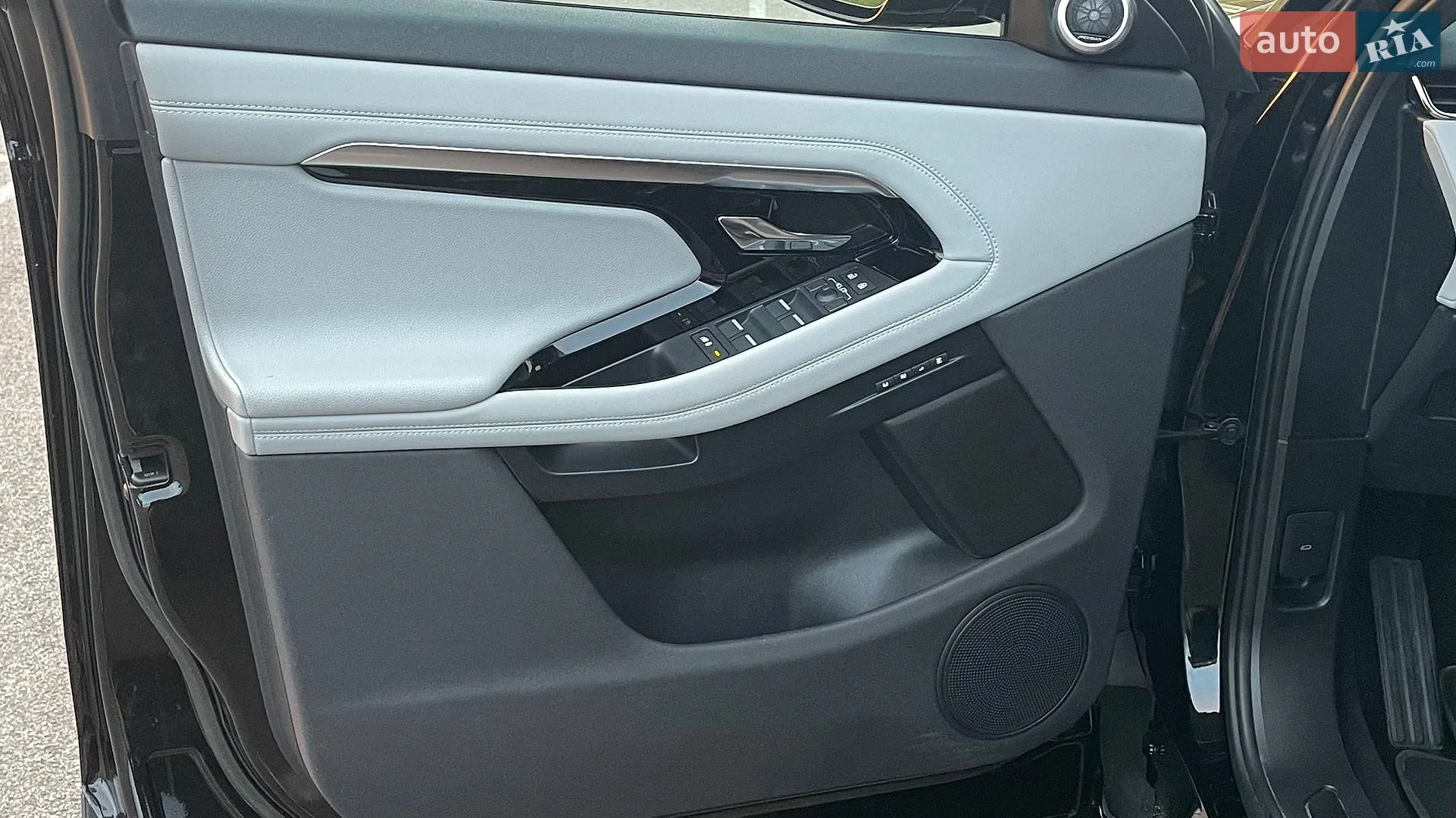 2023 Land Rover Range Rover Evoque - мініатюра 30