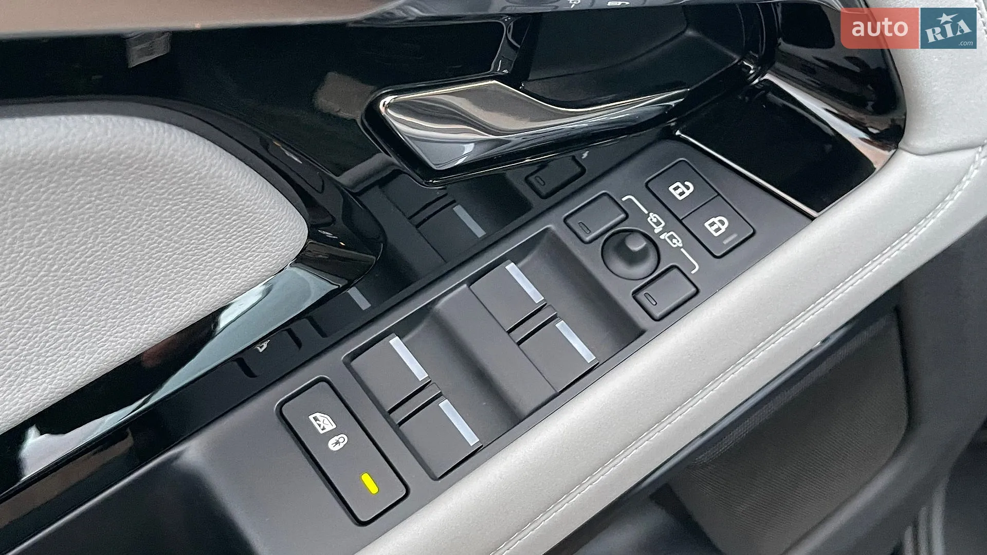 2023 Land Rover Range Rover Evoque - мініатюра 31