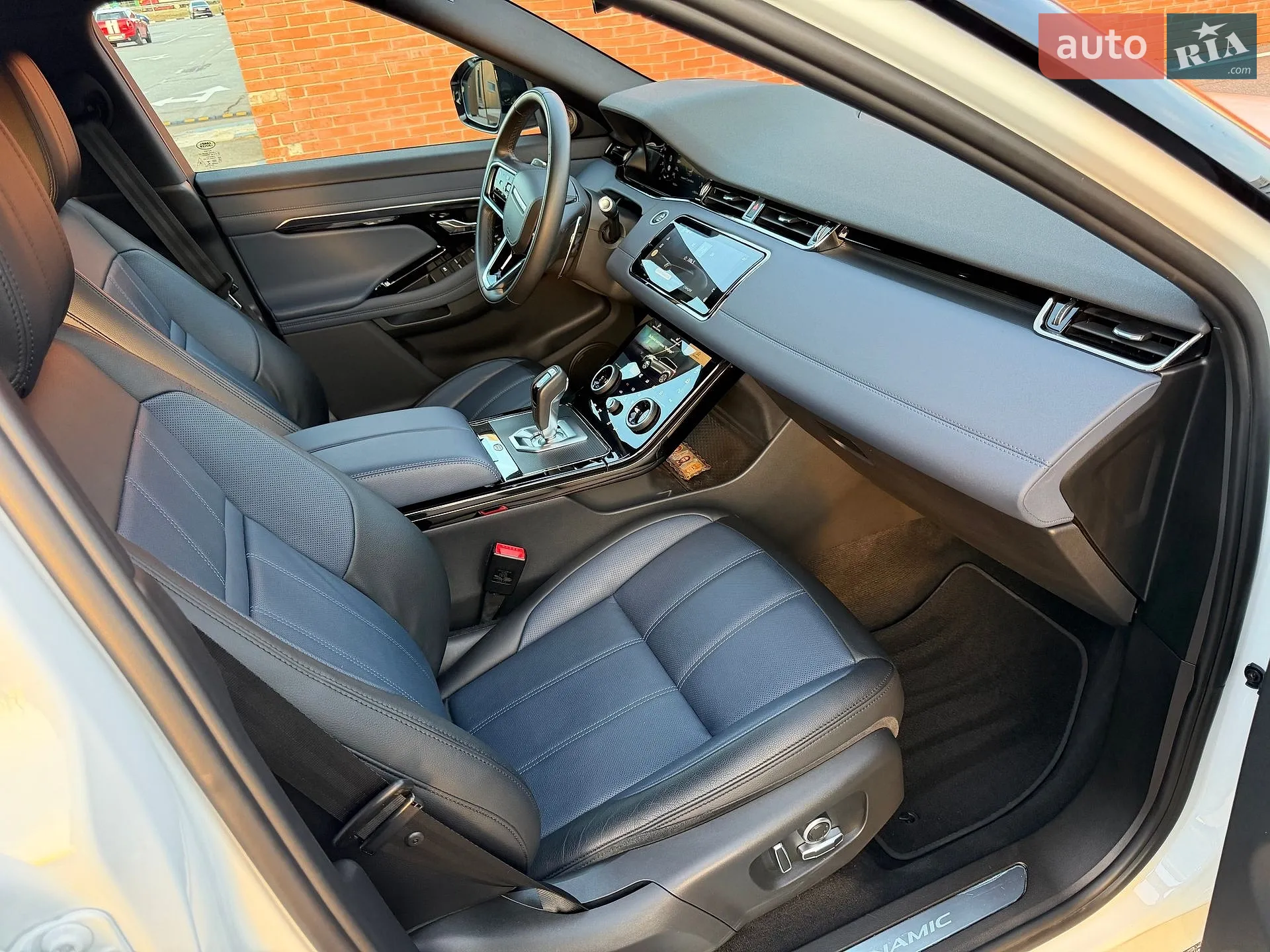 2021 Land Rover Range Rover Evoque - мініатюра 61