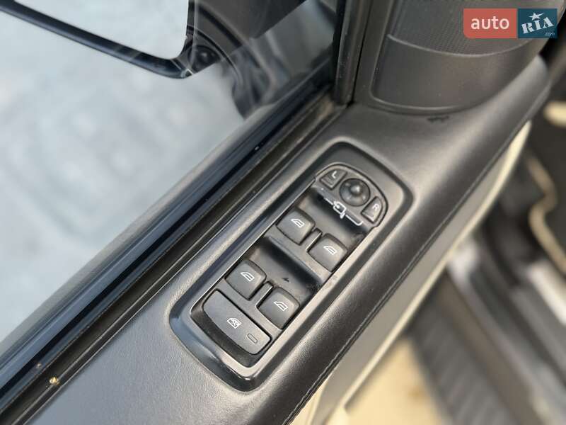 Внедорожник / Кроссовер Land Rover Range Rover Sport 2011 в Сарнах