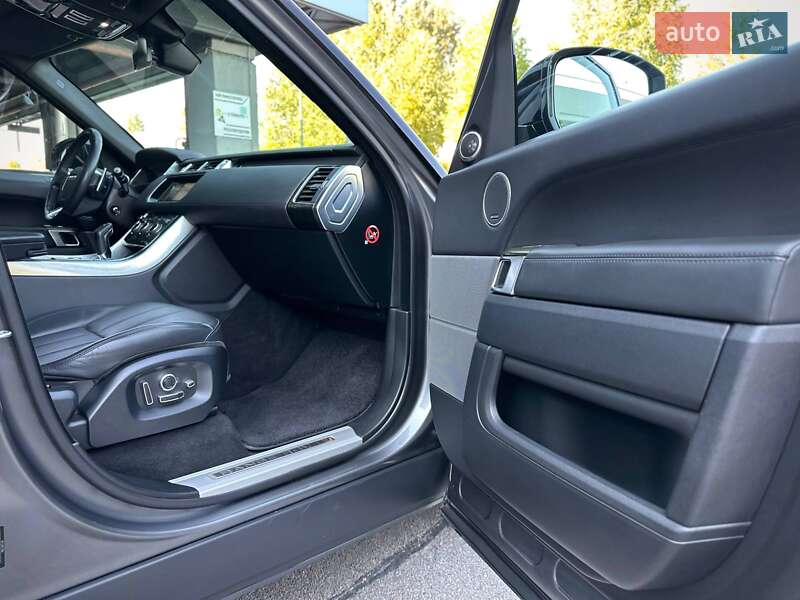 Внедорожник / Кроссовер Land Rover Range Rover Sport 2017 в Киеве фото 63 Внедорожник / Кроссовер Land Rover Range Rover Sport 2017 в Киеве