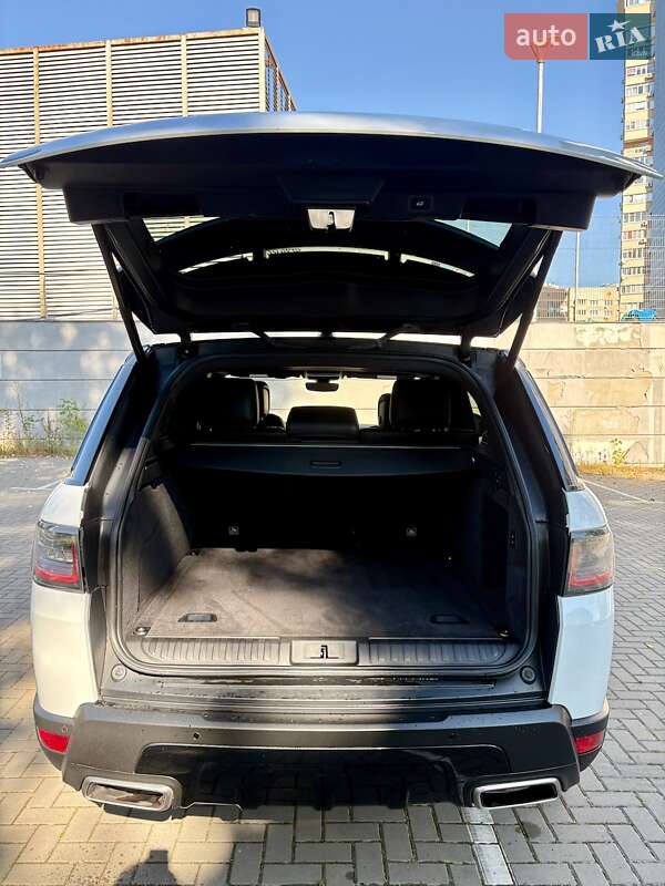 Внедорожник / Кроссовер Land Rover Range Rover Sport 2018 в Киеве фото 43 Внедорожник / Кроссовер Land Rover Range Rover Sport 2018 в Киеве