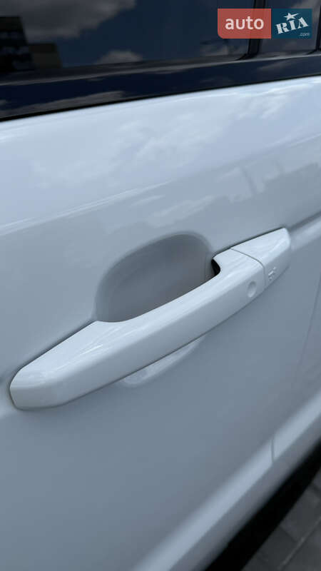 Внедорожник / Кроссовер Land Rover Range Rover Sport 2019 в Днепре фото 27 Внедорожник / Кроссовер Land Rover Range Rover Sport 2019 в Днепре