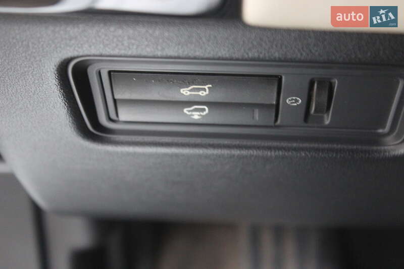 Внедорожник / Кроссовер Land Rover Range Rover Sport 2013 в Днепре