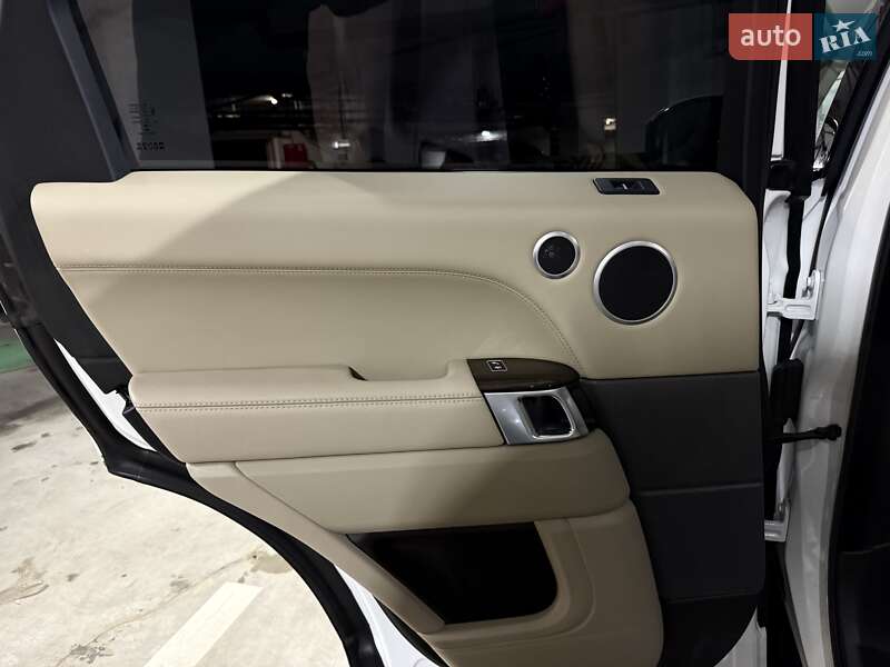 Внедорожник / Кроссовер Land Rover Range Rover Sport 2016 в Киеве