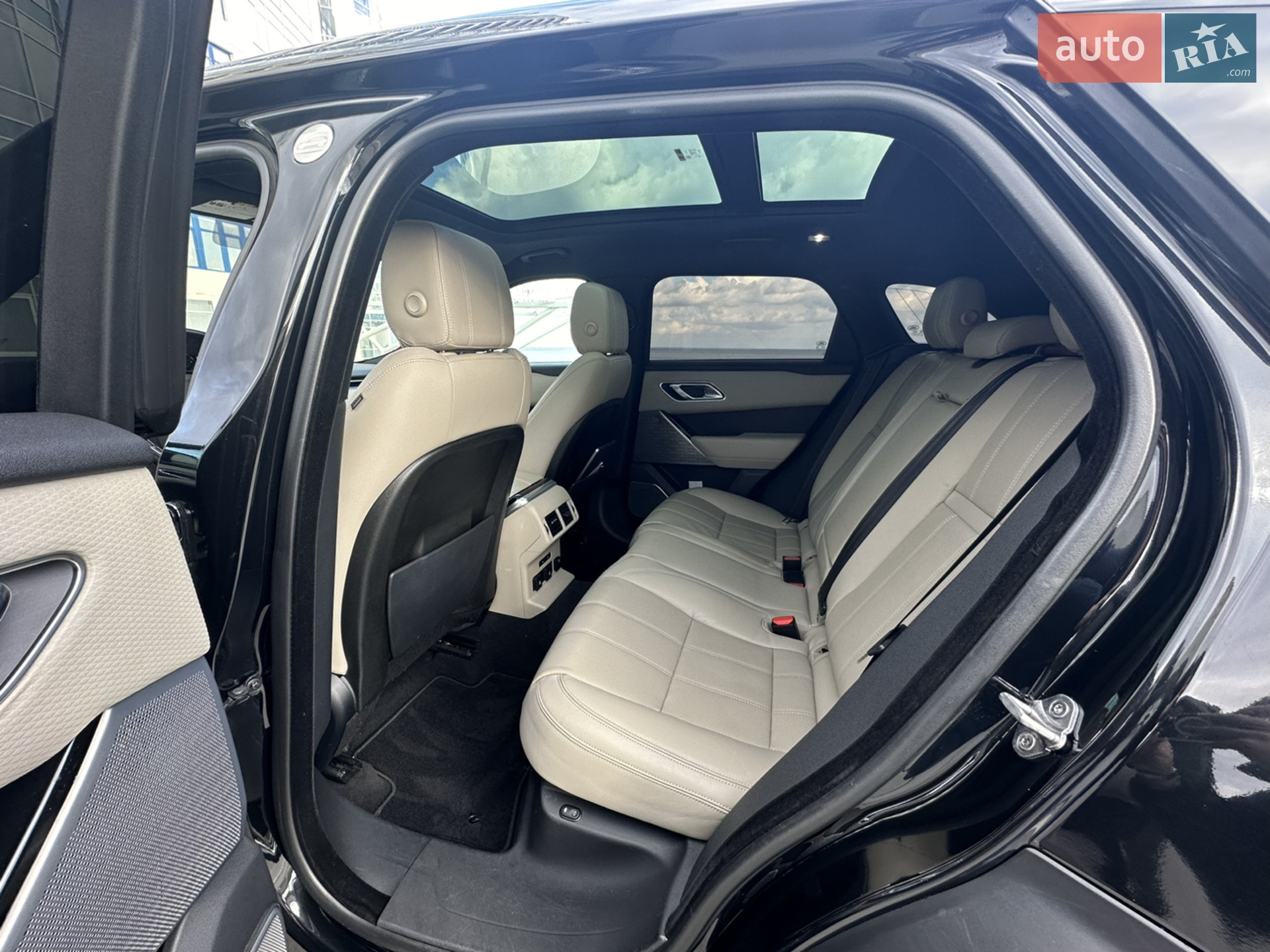 2017 Land Rover Range Rover Velar - мініатюра 13