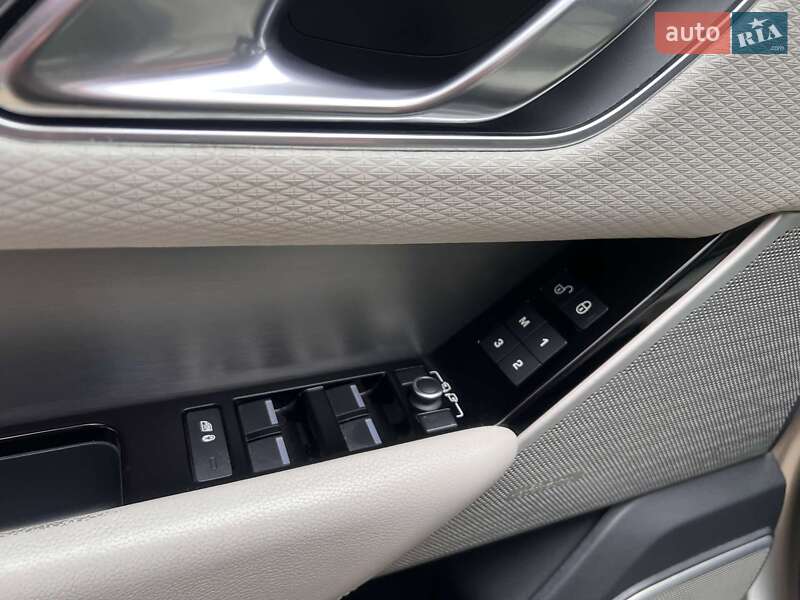 Позашляховик / Кросовер Land Rover Range Rover Velar 2017 в Львові