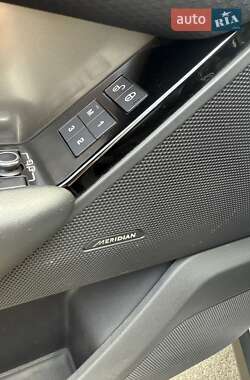 Внедорожник / Кроссовер Land Rover Range Rover Velar 2017 в 