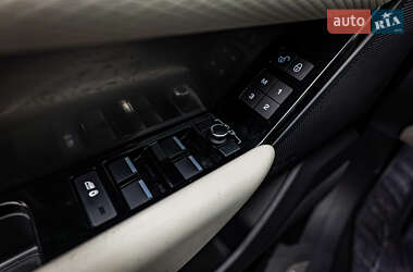 Позашляховик / Кросовер Land Rover Range Rover Velar 2018 в 