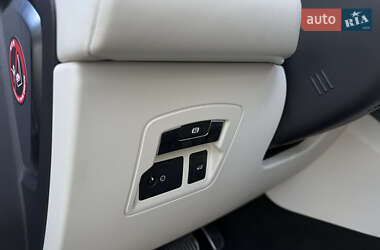 Внедорожник / Кроссовер Land Rover Range Rover Velar 2017 в 