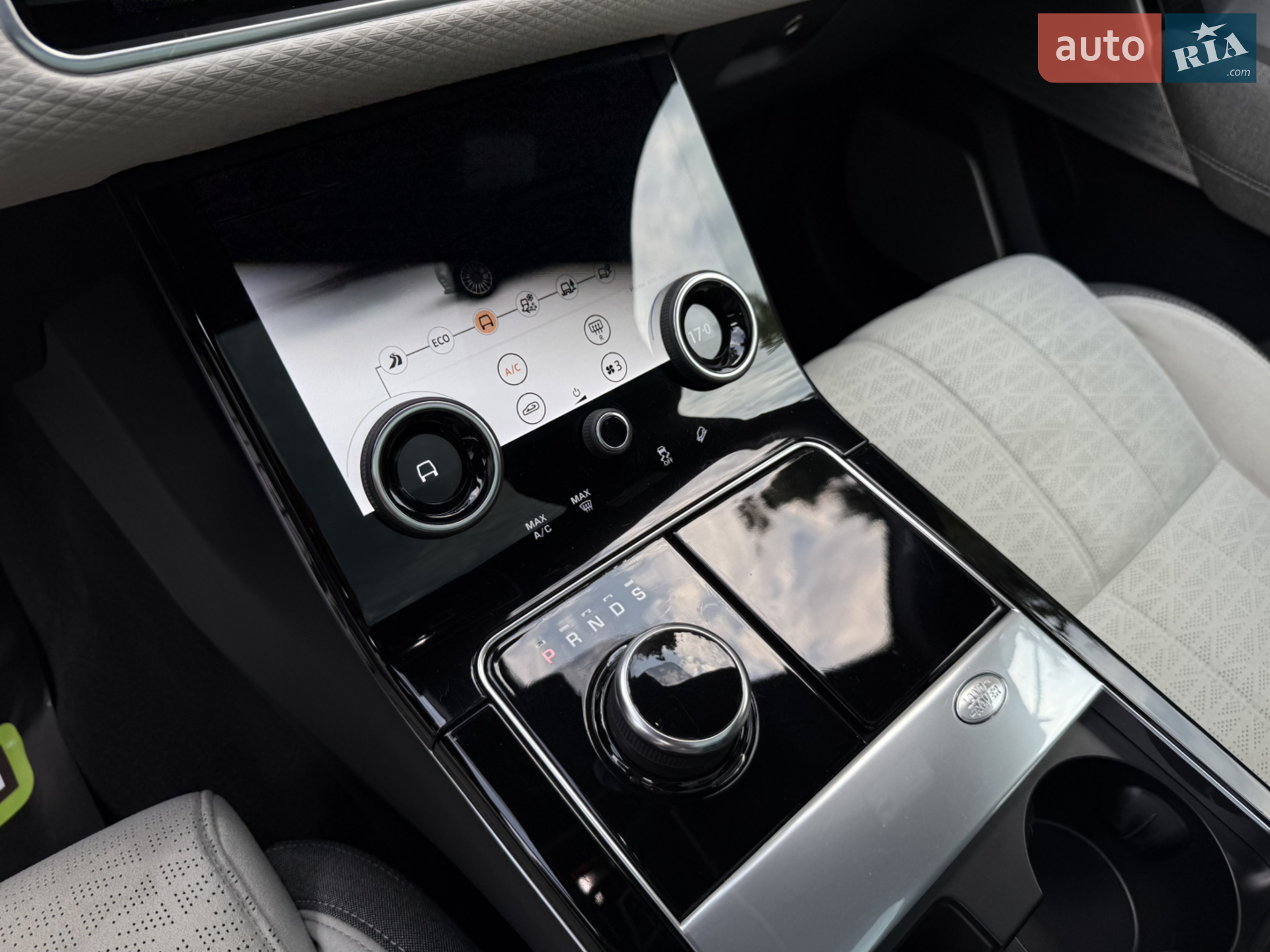 2018 Land Rover Range Rover Velar - мініатюра 42