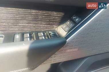 Внедорожник / Кроссовер Land Rover Range Rover Velar 2019 в 