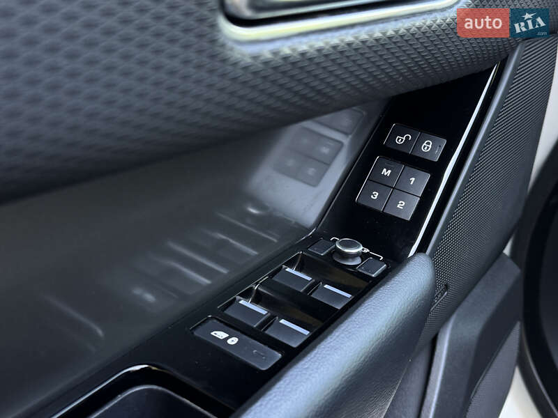 Позашляховик / Кросовер Land Rover Range Rover Velar 2019 в Самборі